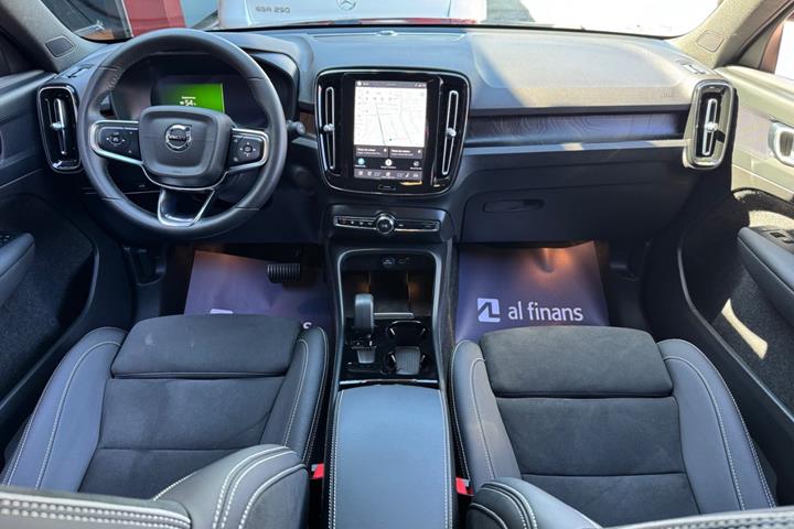 Sort Volvo XC40 fra 2023