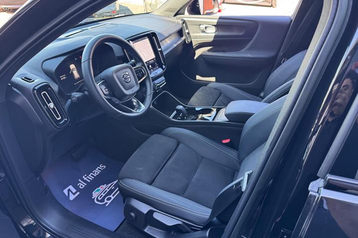 Sort Volvo XC40 fra 2023