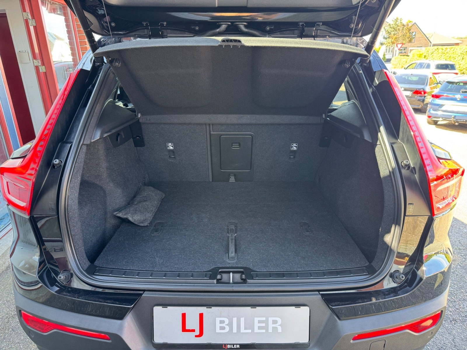 Sort Volvo XC40 fra 2023