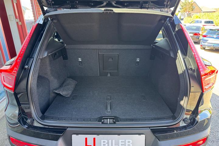 Sort Volvo XC40 fra 2023
