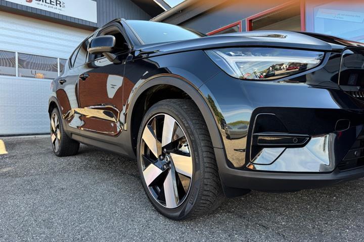 Sort Volvo XC40 fra 2023