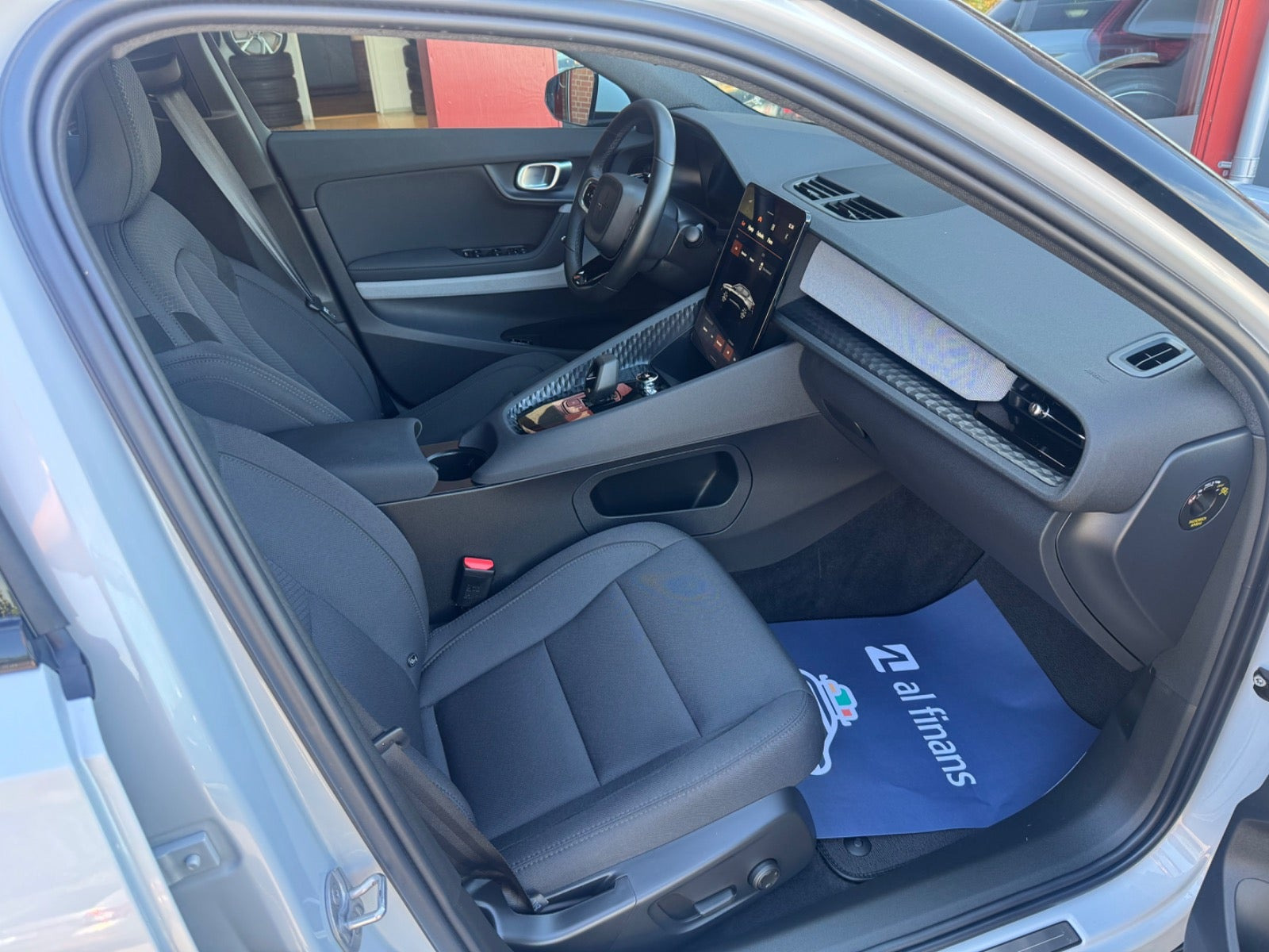 Hvid Polestar 2 fra 2023