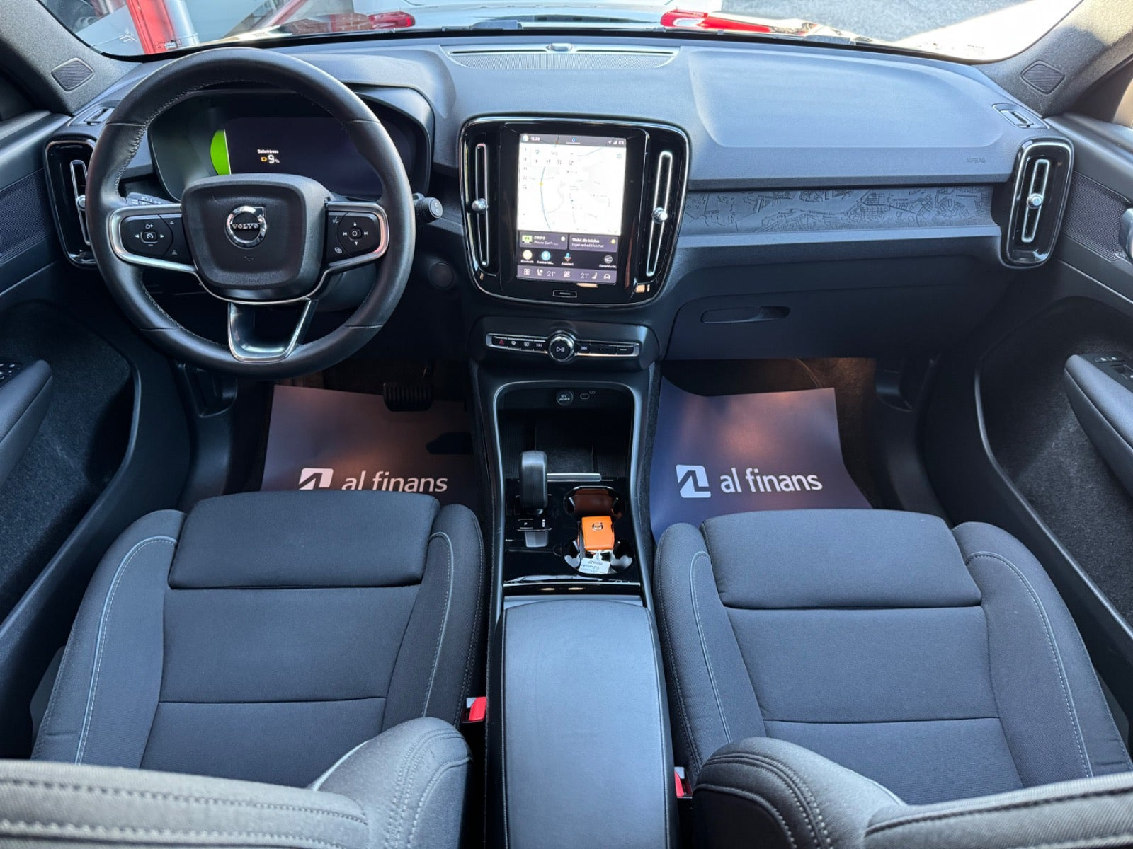 Sort Volvo XC40 fra 2023