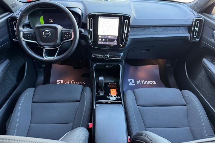 Sort Volvo XC40 fra 2023