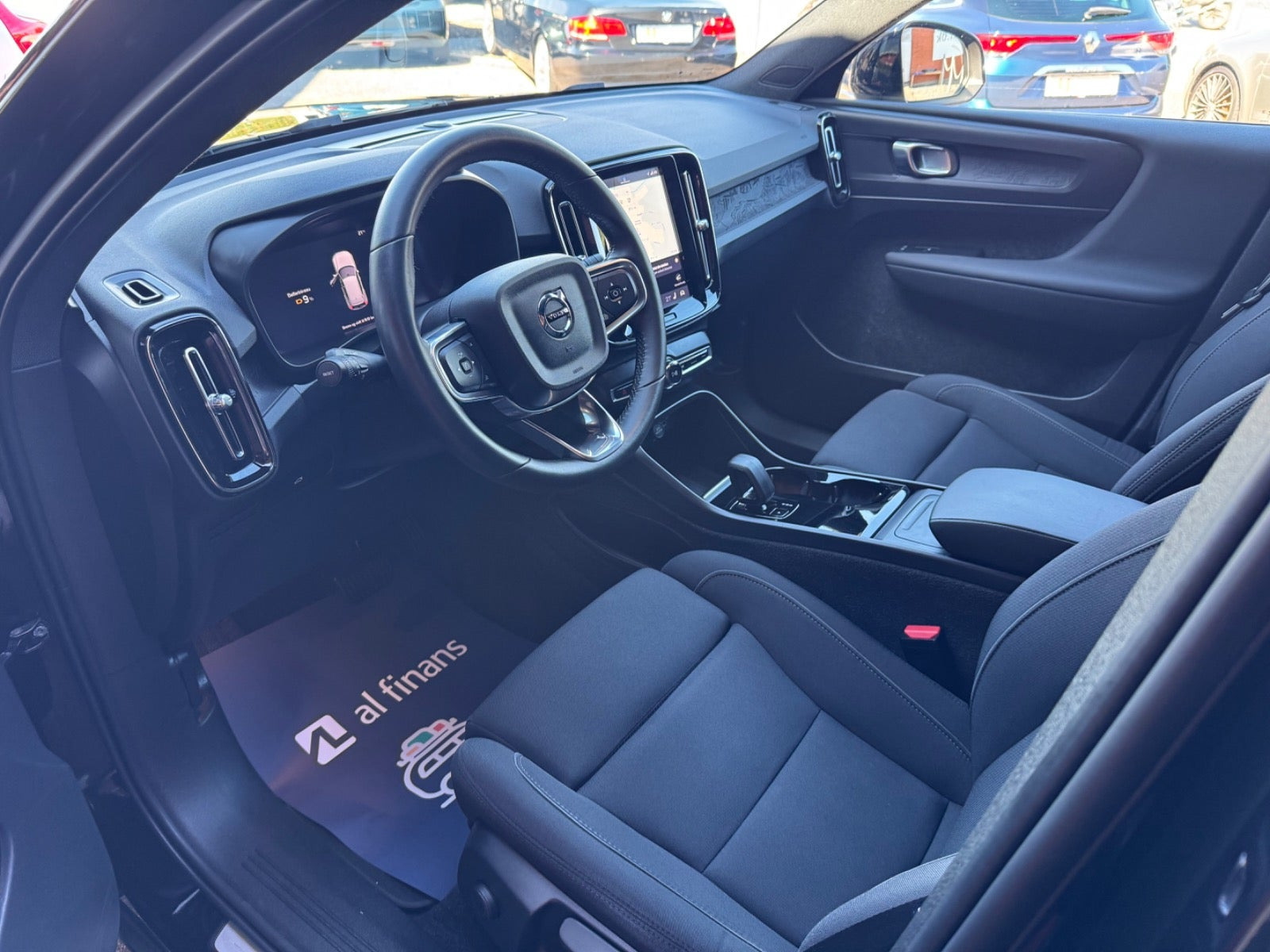 Sort Volvo XC40 fra 2023