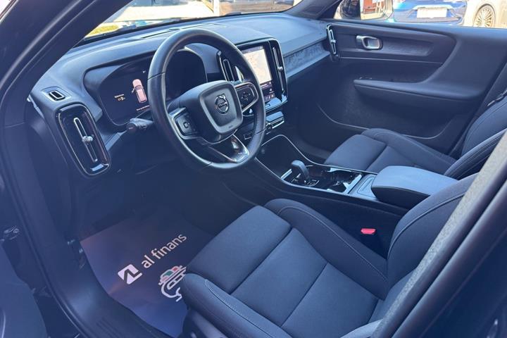 Sort Volvo XC40 fra 2023