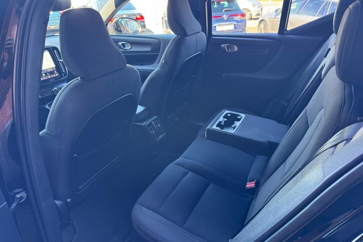 Sort Volvo XC40 fra 2023
