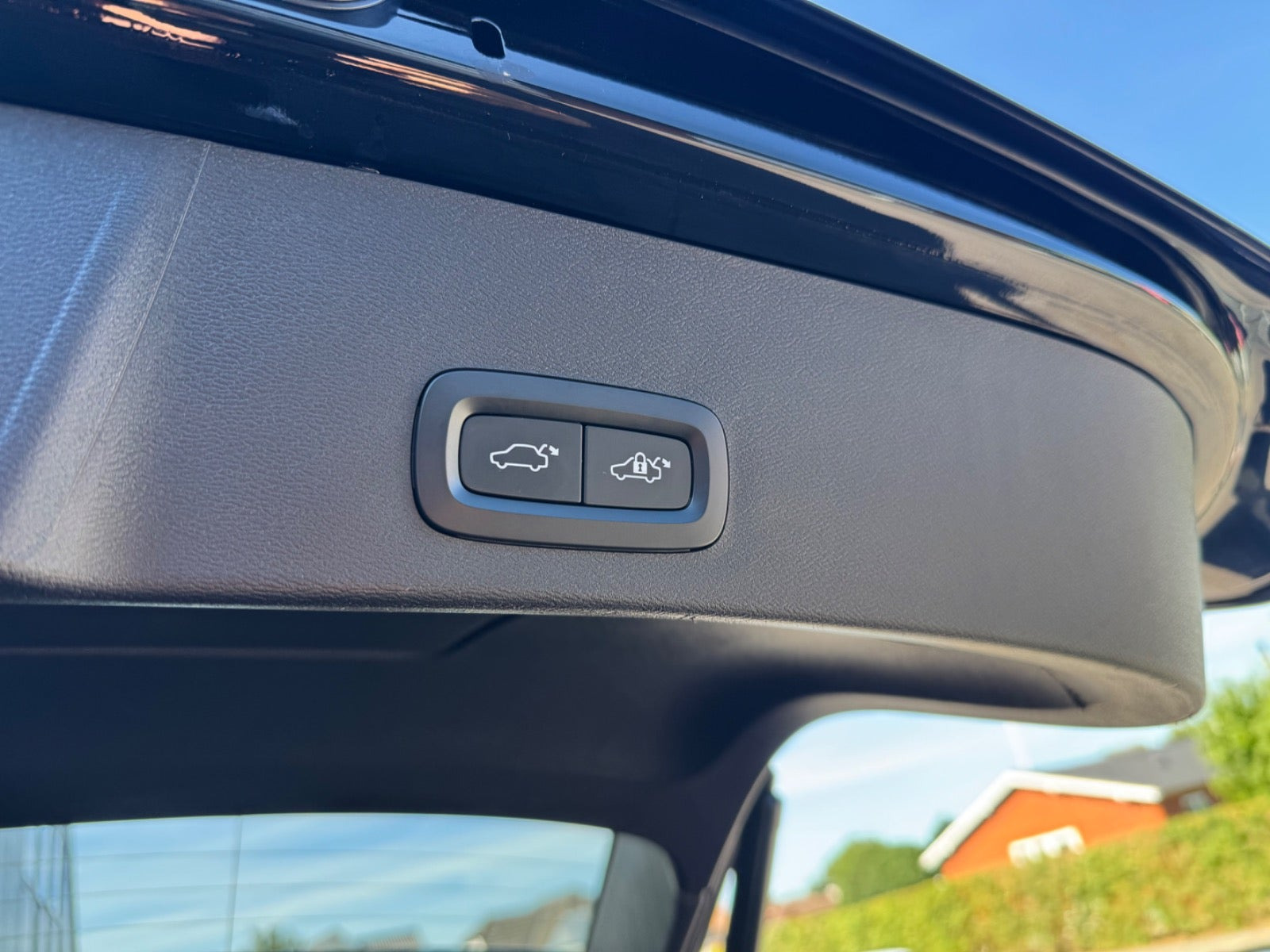 Sort Volvo XC40 fra 2023