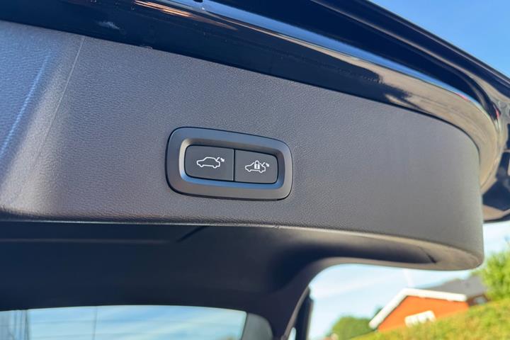 Sort Volvo XC40 fra 2023