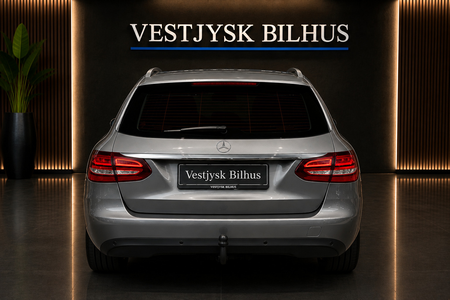 Grå Mercedes C220 d fra 2017