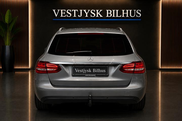 Grå Mercedes C220 d fra 2017