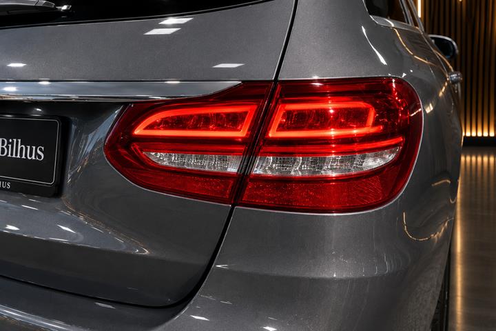 Grå Mercedes C220 d fra 2017