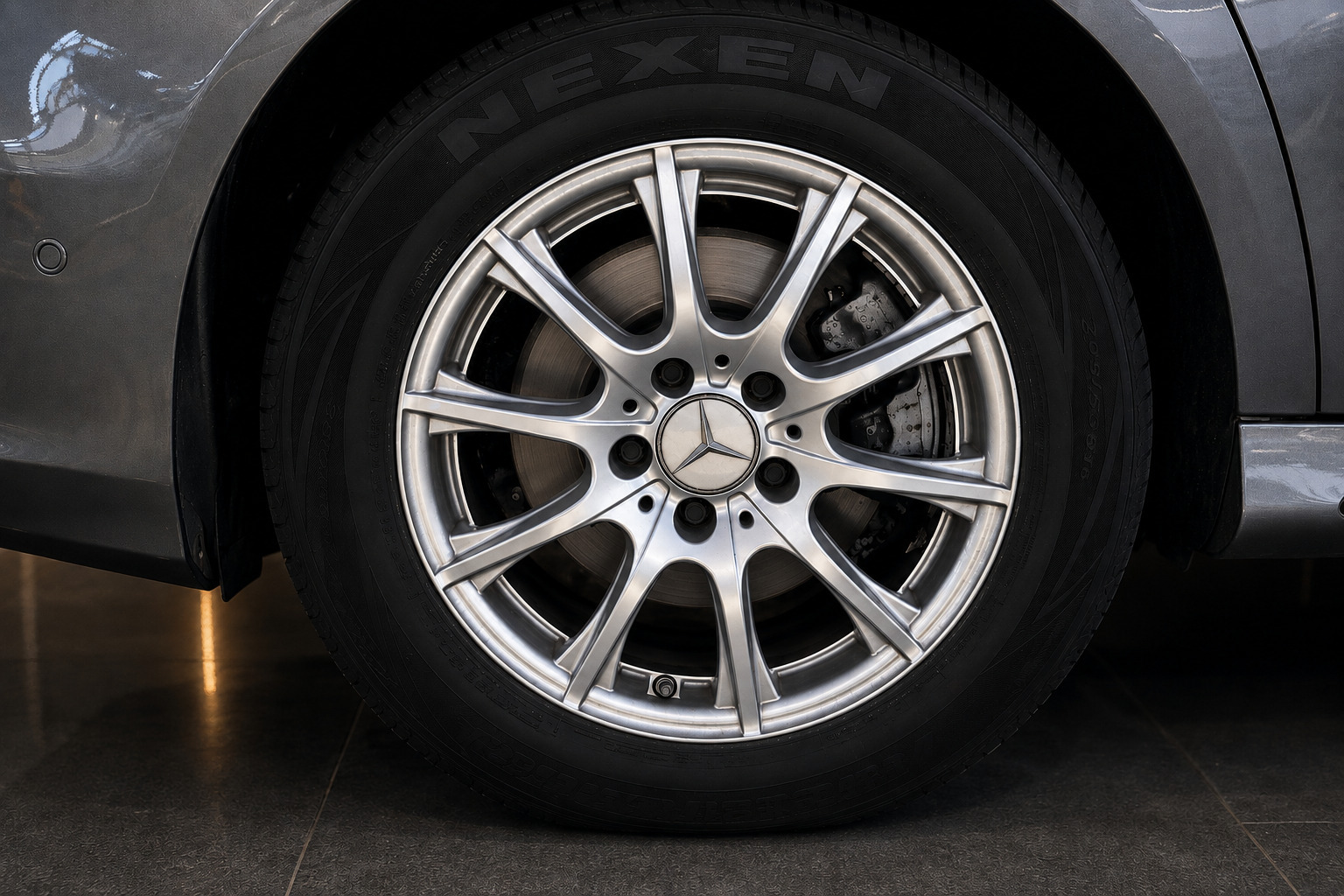 Grå Mercedes C220 d fra 2017