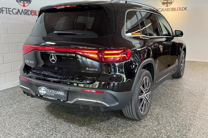Sort Mercedes EQB300 fra 2025