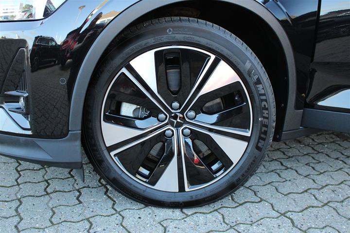 Sort Polestar 2 fra 2024