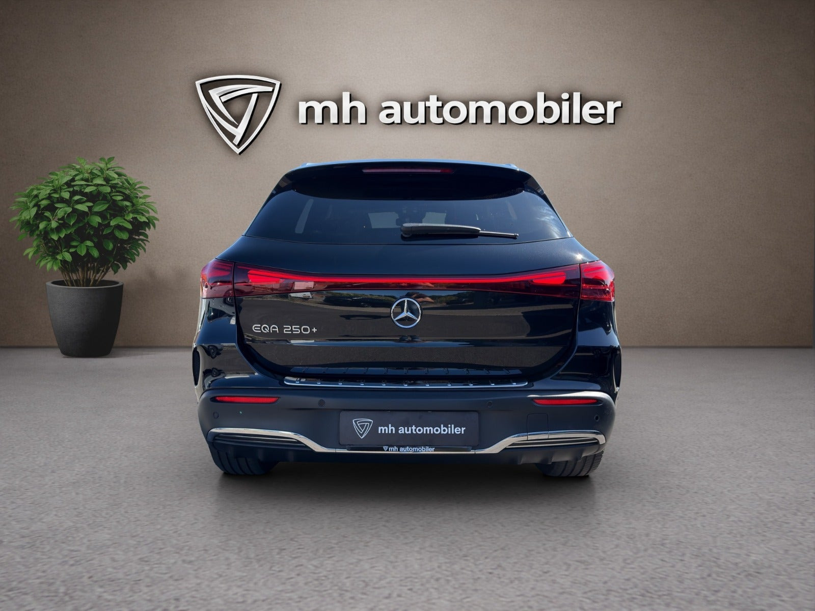 Sort Mercedes EQA250+ fra 2024