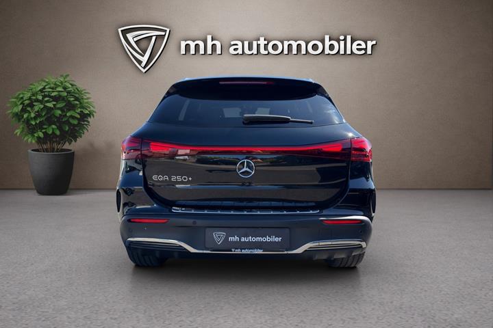 Sort Mercedes EQA250+ fra 2024