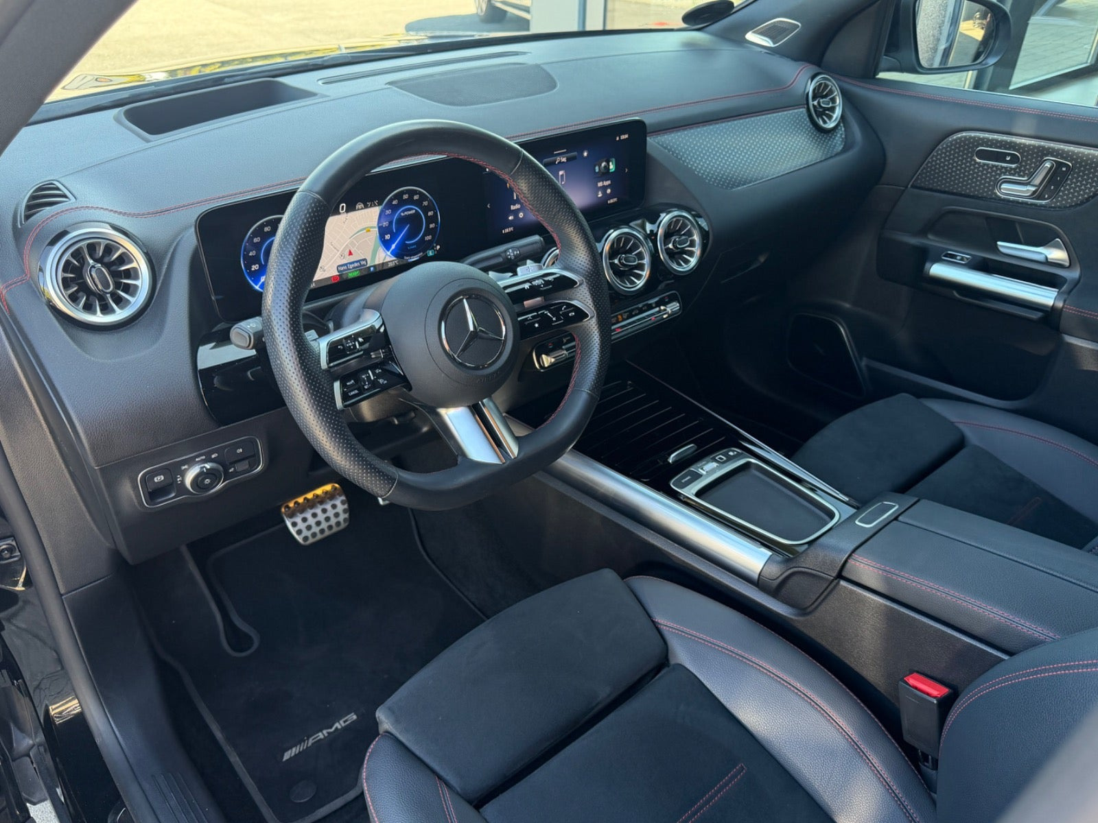 Sort Mercedes EQA250+ fra 2024