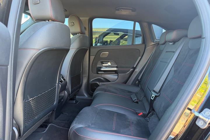 Sort Mercedes EQA250+ fra 2024