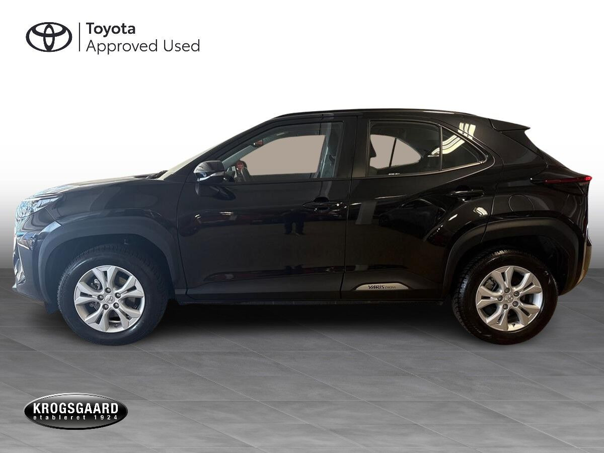 Sort Toyota Yaris Cross fra 2022