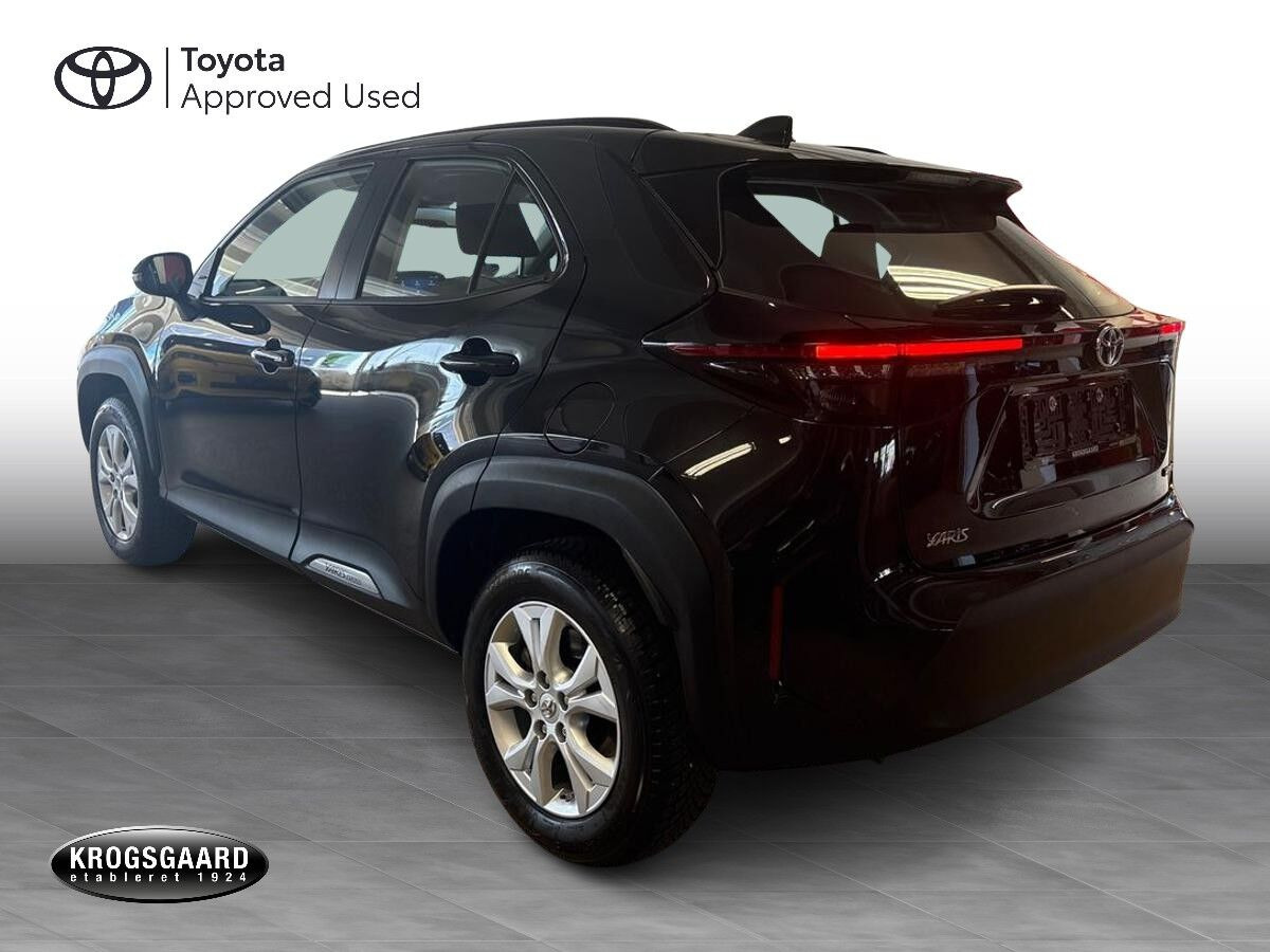 Sort Toyota Yaris Cross fra 2022