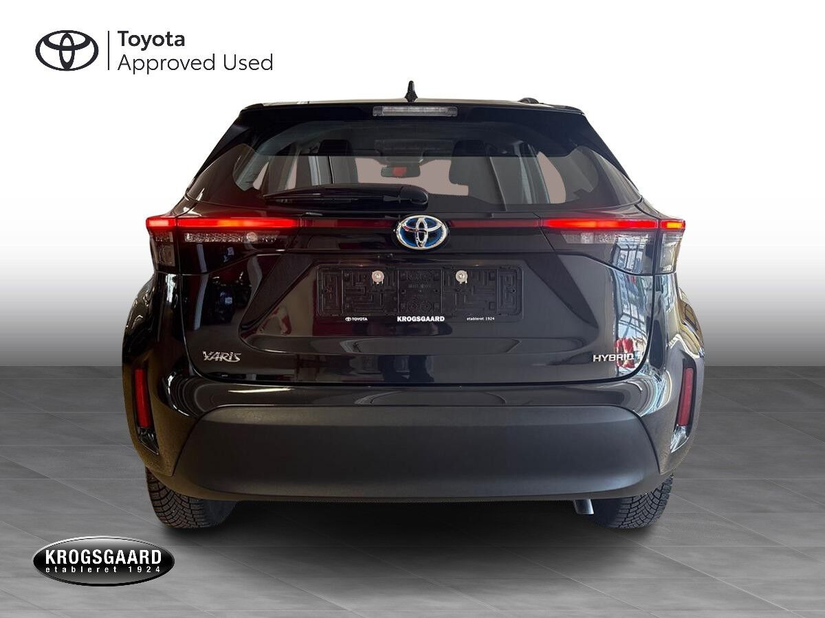 Sort Toyota Yaris Cross fra 2022