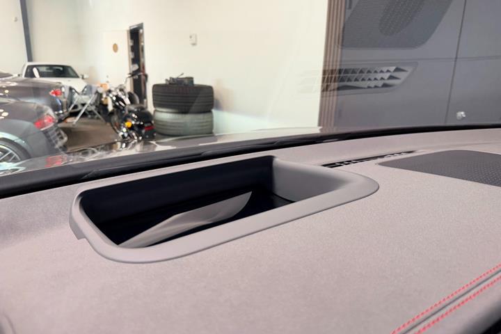 Brun Mercedes EQE43 SUV fra 2023
