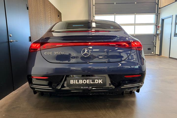 Blå Mercedes EQE350+ fra 2025