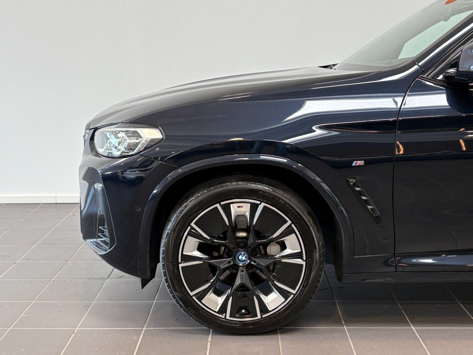 Sort BMW iX3 fra 2023