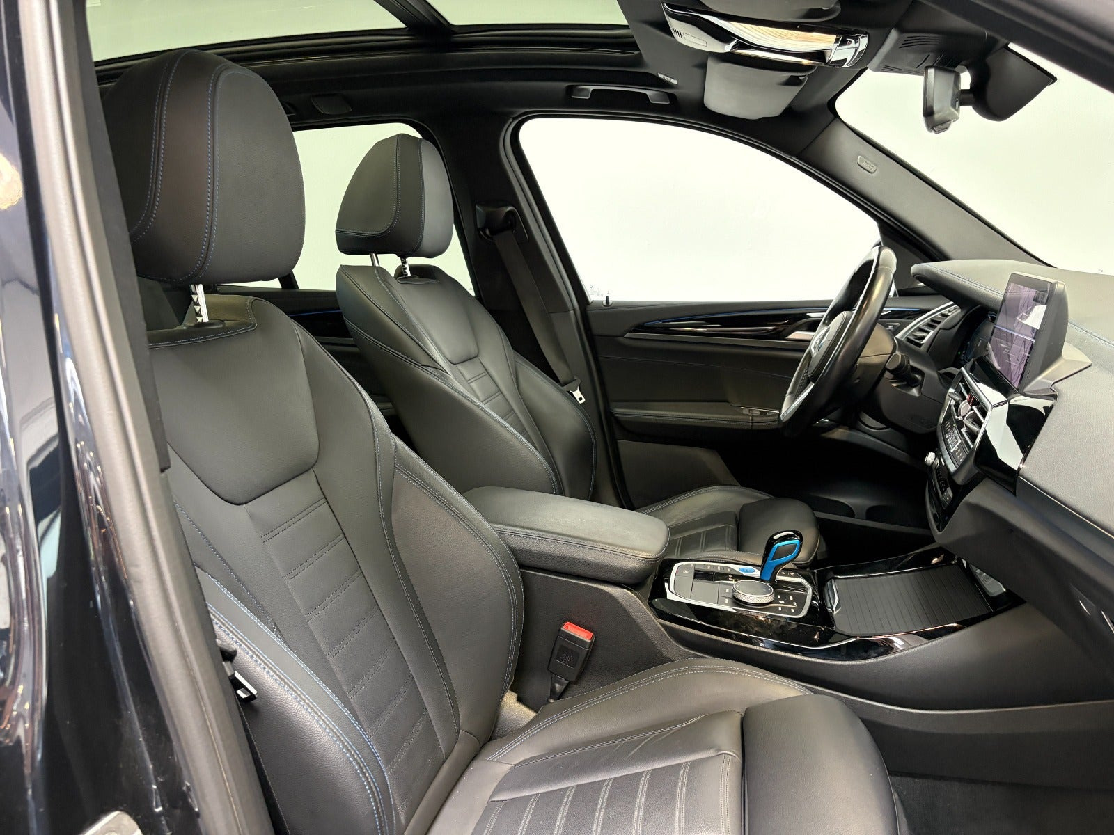 Sort BMW iX3 fra 2023