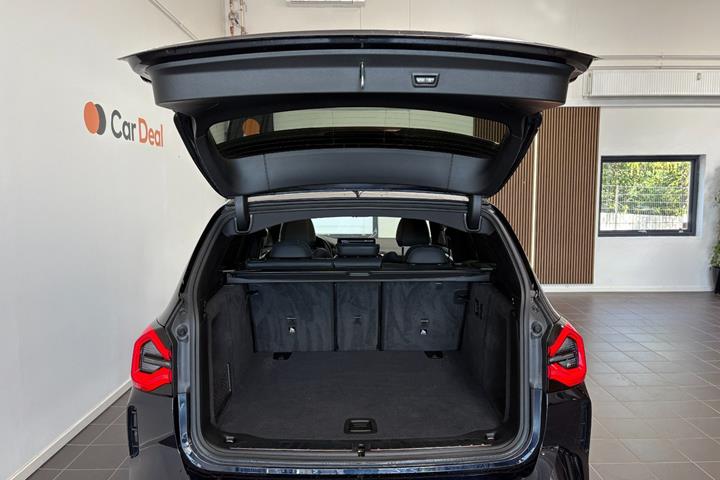 Sort BMW iX3 fra 2023