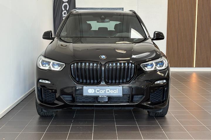 Sort BMW X5 fra 2021