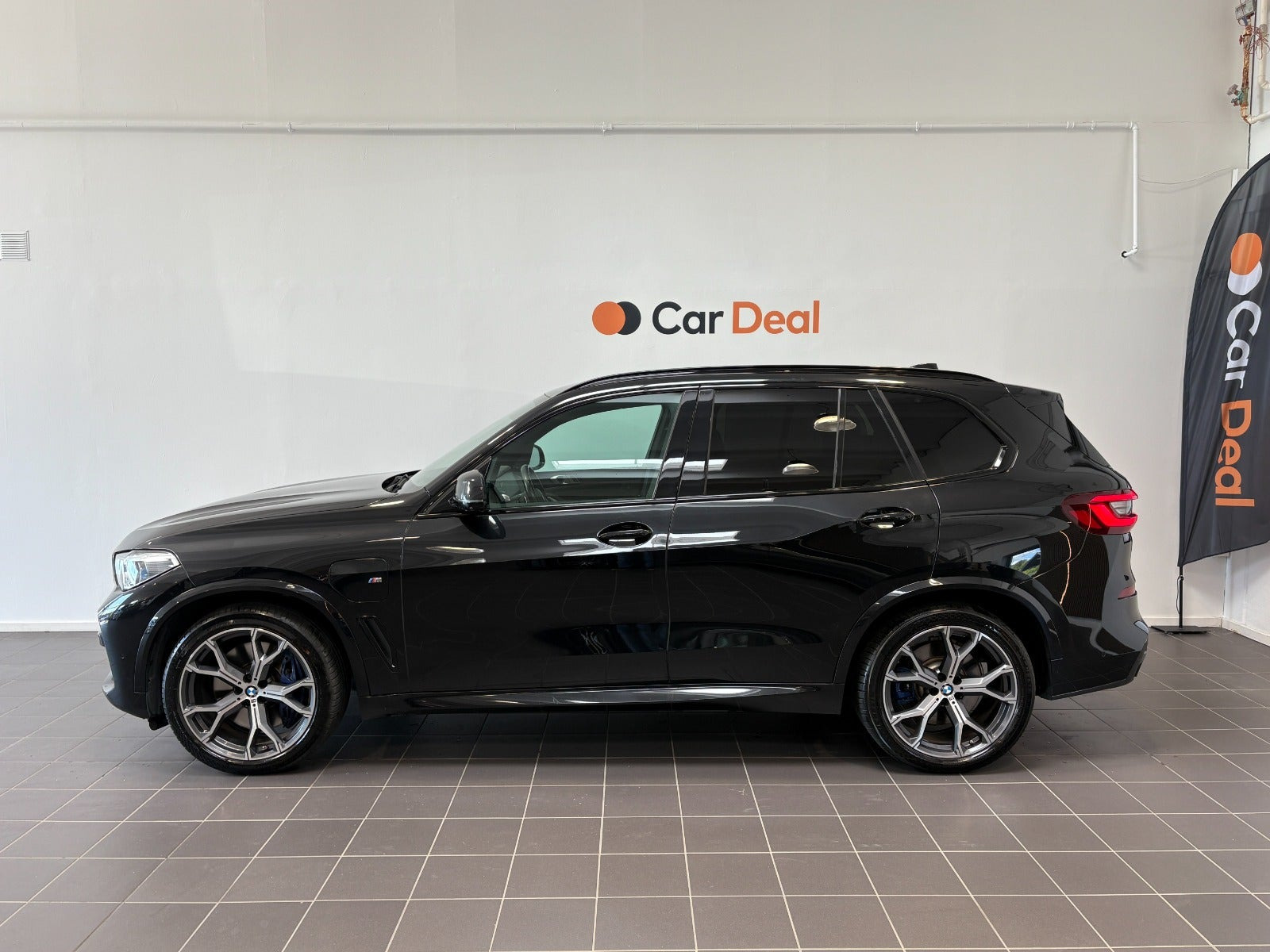 Sort BMW X5 fra 2021