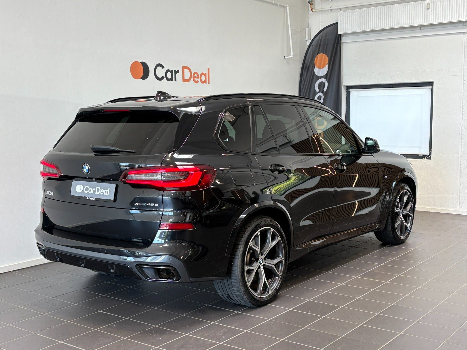 Sort BMW X5 fra 2021