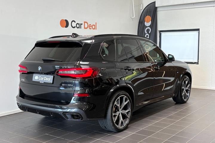 Sort BMW X5 fra 2021