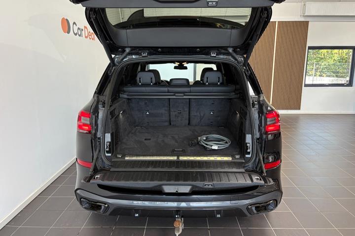 Sort BMW X5 fra 2021