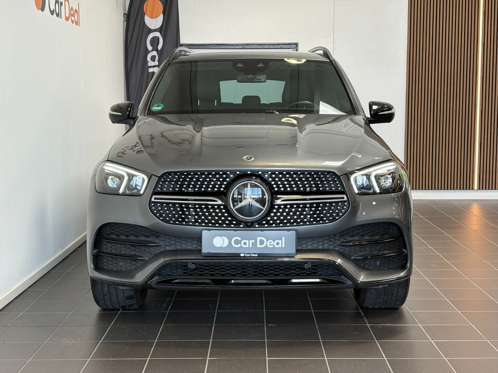Grå Mercedes GLE350 de fra 2022