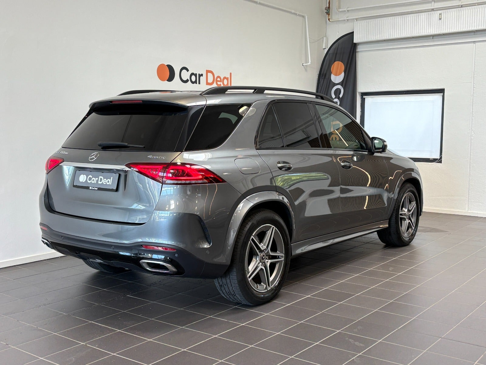 Grå Mercedes GLE350 de fra 2022