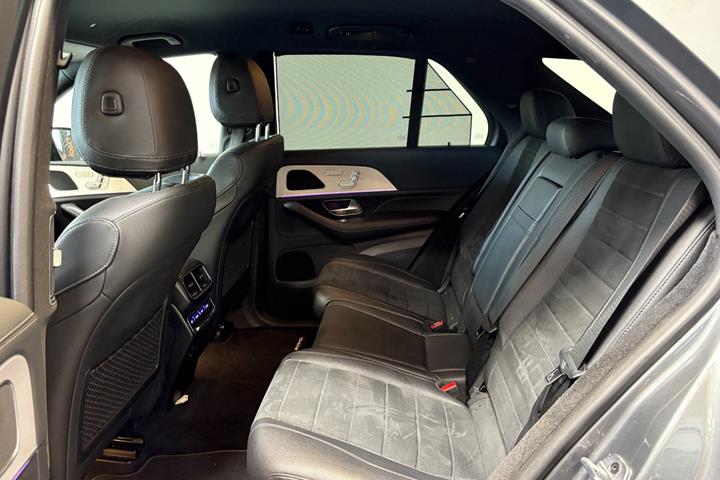 Grå Mercedes GLE350 de fra 2022