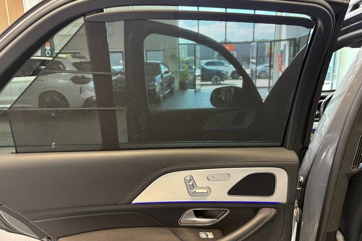 Grå Mercedes GLE350 de fra 2022