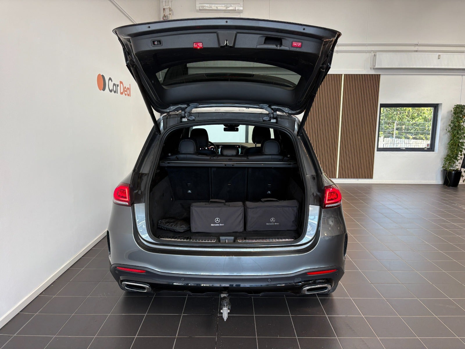 Grå Mercedes GLE350 de fra 2022