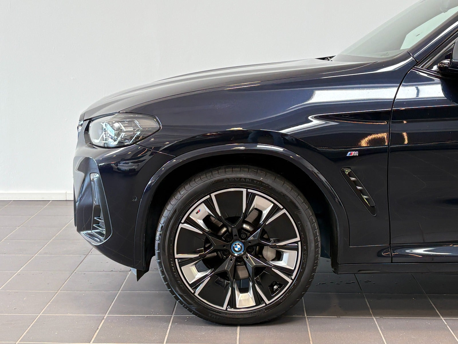 Sort BMW iX3 fra 2023
