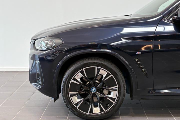 Sort BMW iX3 fra 2023