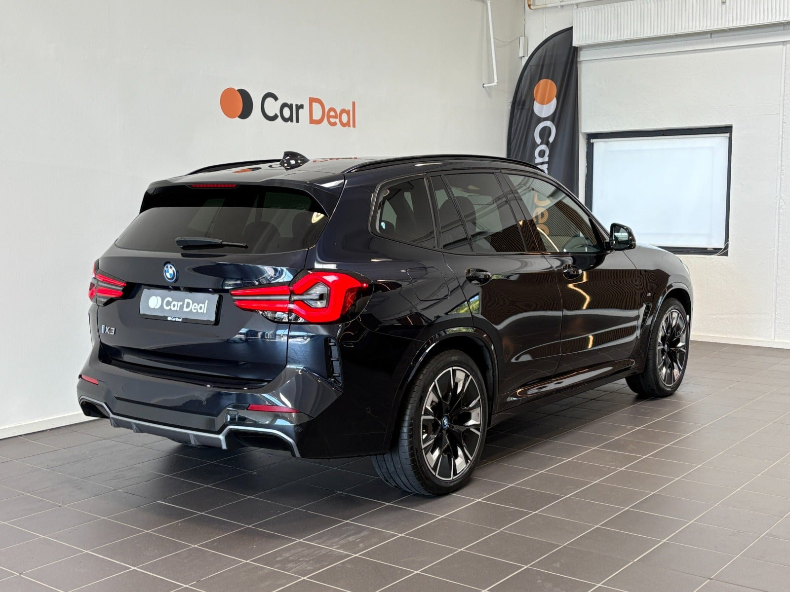 Sort BMW iX3 fra 2023