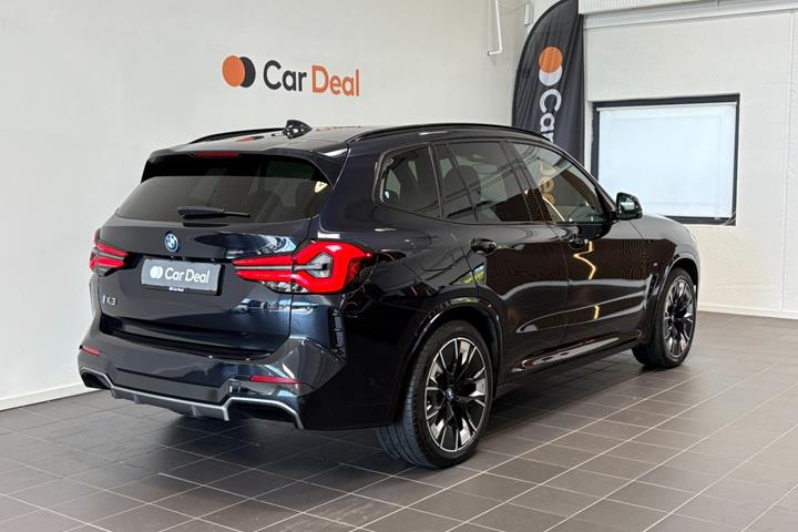 Sort BMW iX3 fra 2023
