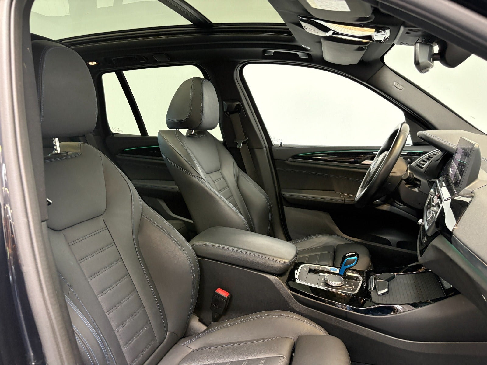 Sort BMW iX3 fra 2023