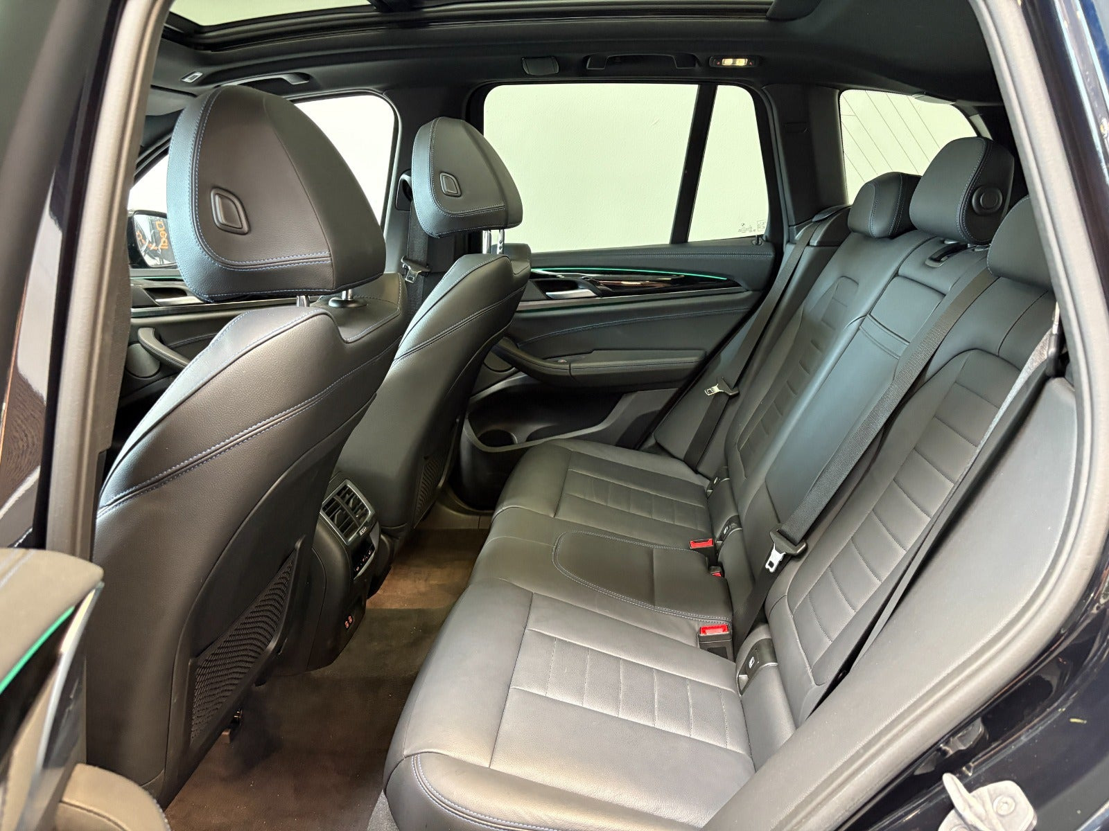 Sort BMW iX3 fra 2023