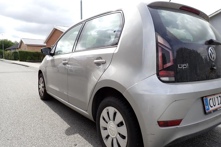 Grå VW UP! fra 2019