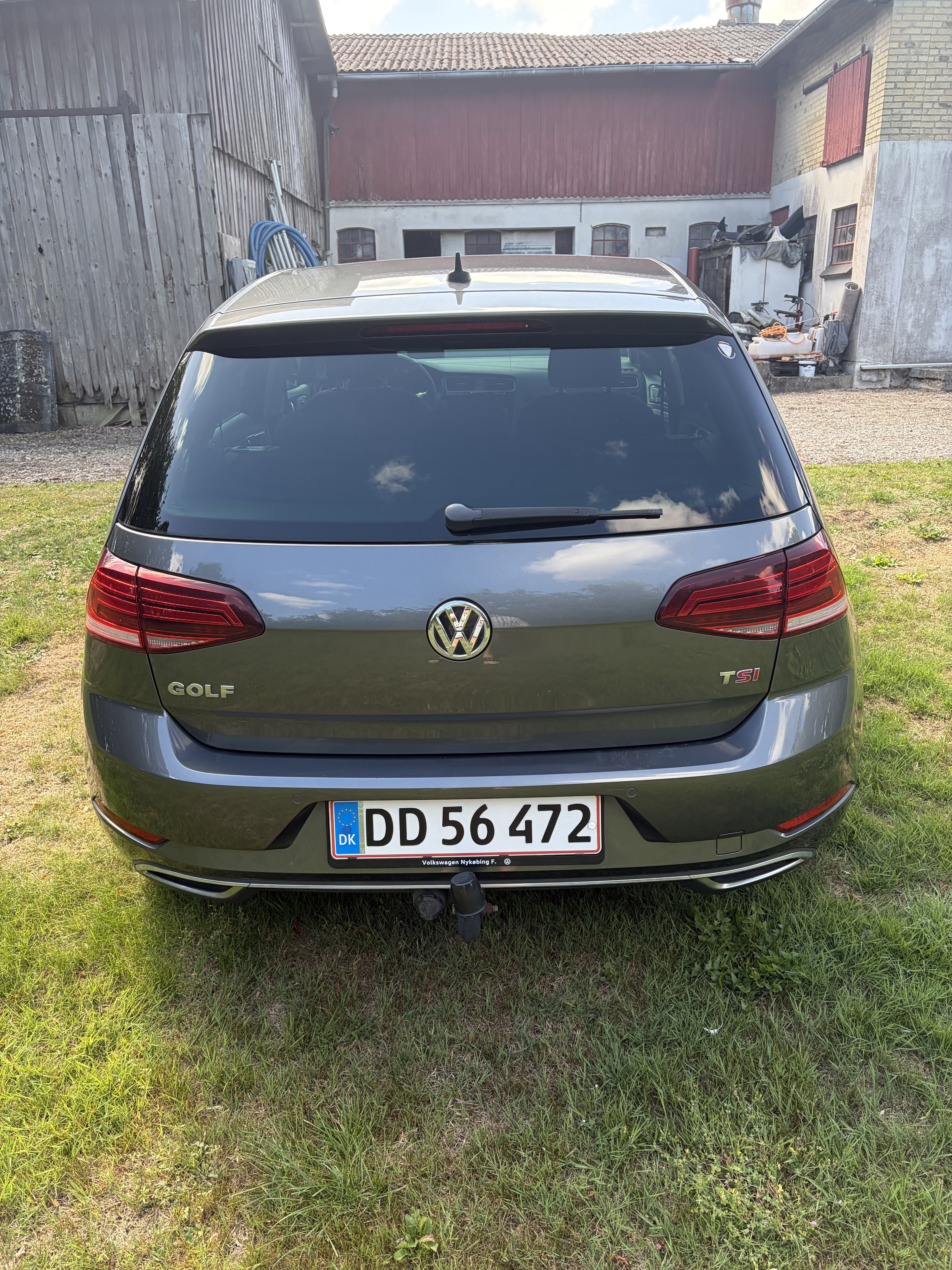 Beige VW Golf VII fra 2018