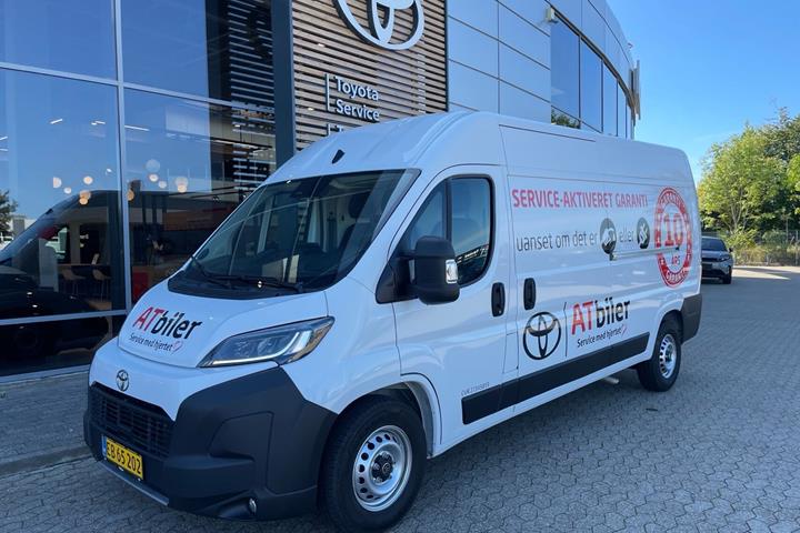 Hvid Toyota Proace Max fra 2024